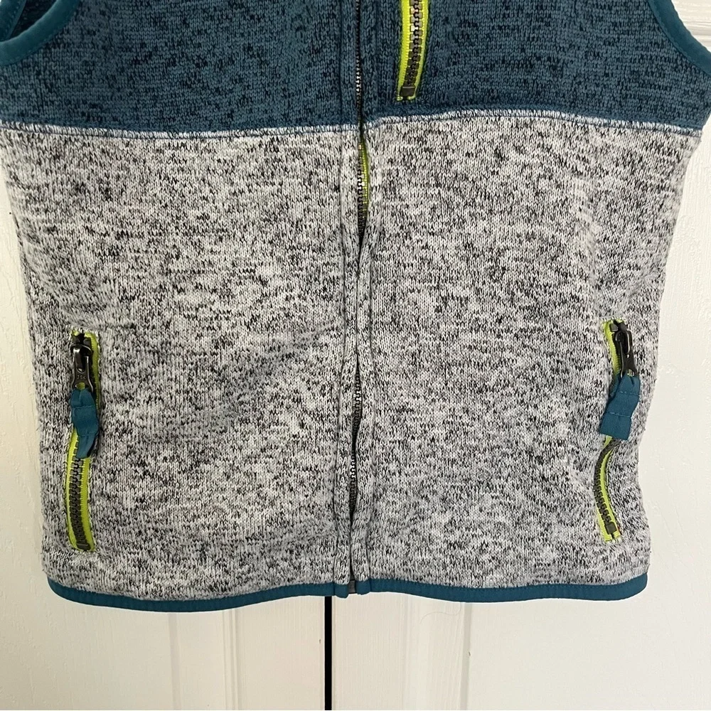 Blue, Grey, and Green Kids Cat & Jack Front Full Zip Vest Size S (6-7)
